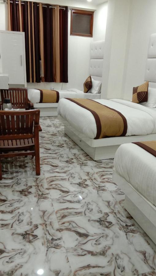 Adb Rooms Hotel Crystal Deluxe Nuova Delhi Esterno foto